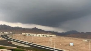 أمطار شديدة في دهب تؤدي لتوقف حركة النقل وتأثيرات واسعة على السكان